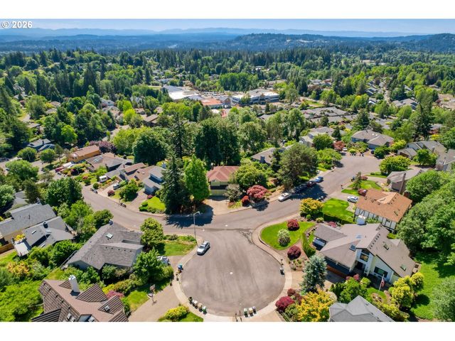 2902 Sw ORCHARD HILL Pl, Lake Oswego, OR 97035
