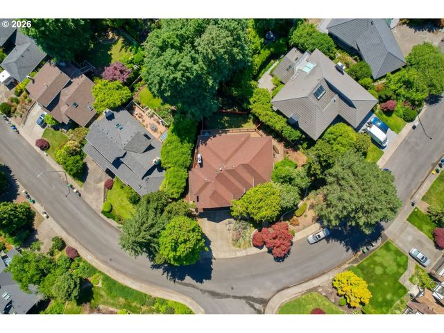 2902 Sw ORCHARD HILL Pl, Lake Oswego, OR 97035