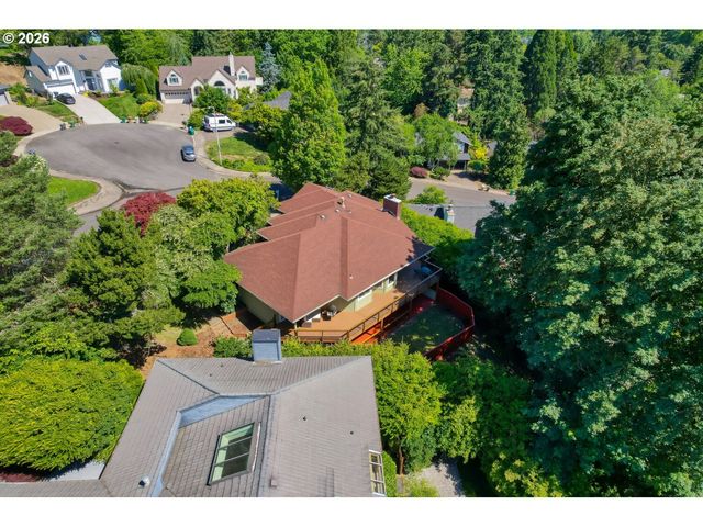 2902 Sw ORCHARD HILL Pl, Lake Oswego, OR 97035