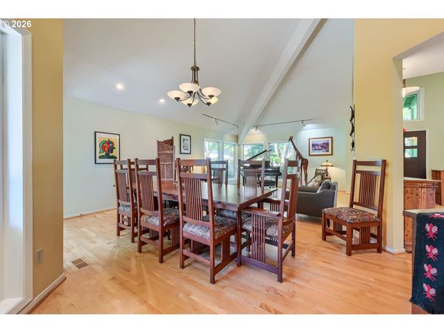 2902 Sw ORCHARD HILL Pl, Lake Oswego, OR 97035