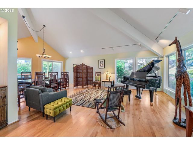 2902 Sw ORCHARD HILL Pl, Lake Oswego, OR 97035