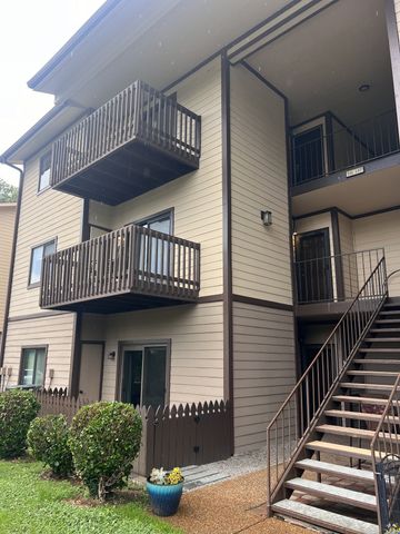 135 Hicks Rd, Nashville, TN 37221
