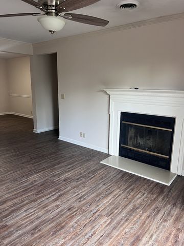 135 Hicks Rd, Nashville, TN 37221