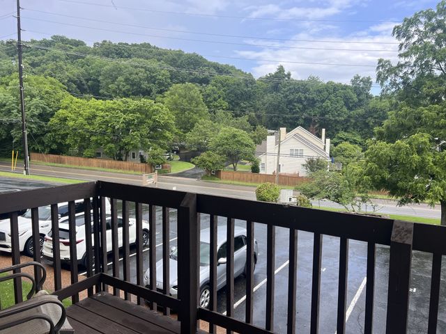 135 Hicks Rd, Nashville, TN 37221