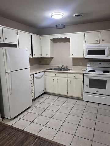 135 Hicks Rd, Nashville, TN 37221