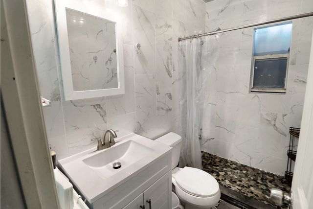207 SW 4TH Street, Deerfield Beach, FL 33441