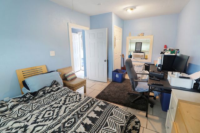 207 SW 4TH Street, Deerfield Beach, FL 33441