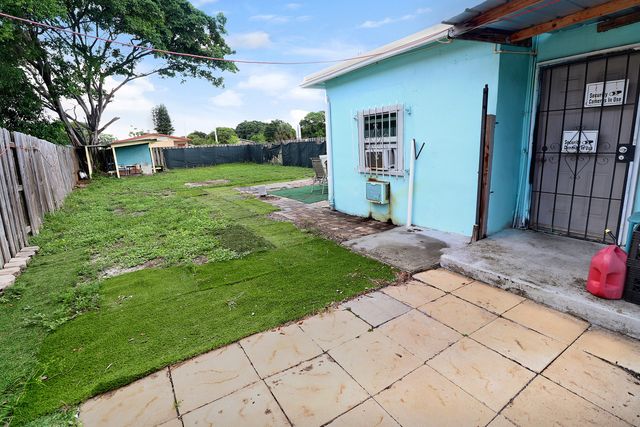 207 SW 4TH Street, Deerfield Beach, FL 33441