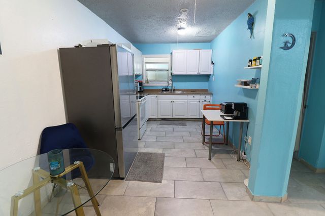 207 SW 4TH Street, Deerfield Beach, FL 33441