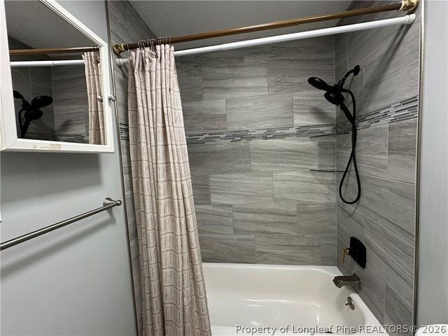 6913 Timbercroft Lane, Fayetteville, NC 28314