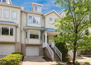 115 Saint Charles Ct, Blawnox, PA 15238