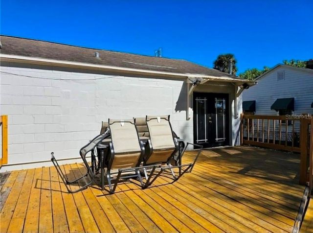 2015 OAKWOOD AVENUE, Tampa, FL 33605