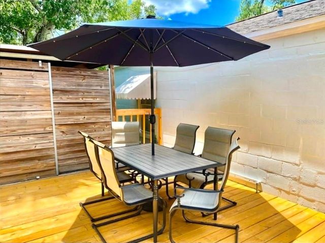 2015 OAKWOOD AVENUE, Tampa, FL 33605