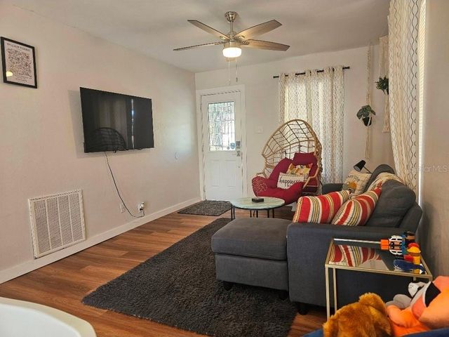 2015 OAKWOOD AVENUE, Tampa, FL 33605