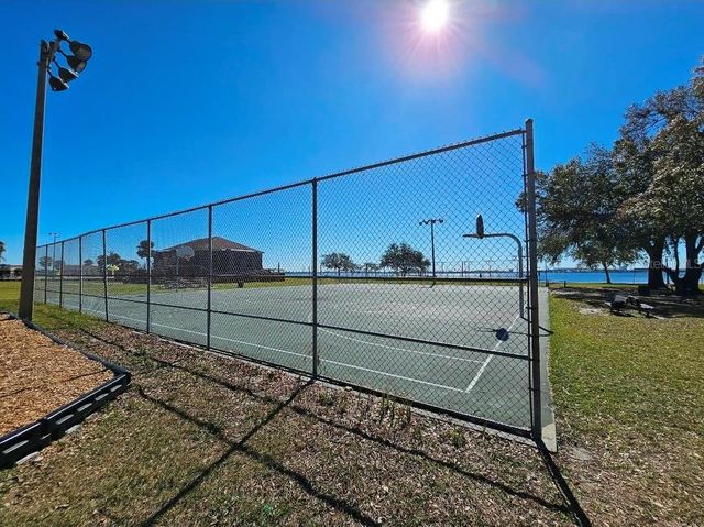 2015 OAKWOOD AVENUE, Tampa, FL 33605