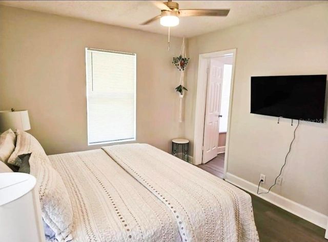 2015 OAKWOOD AVENUE, Tampa, FL 33605