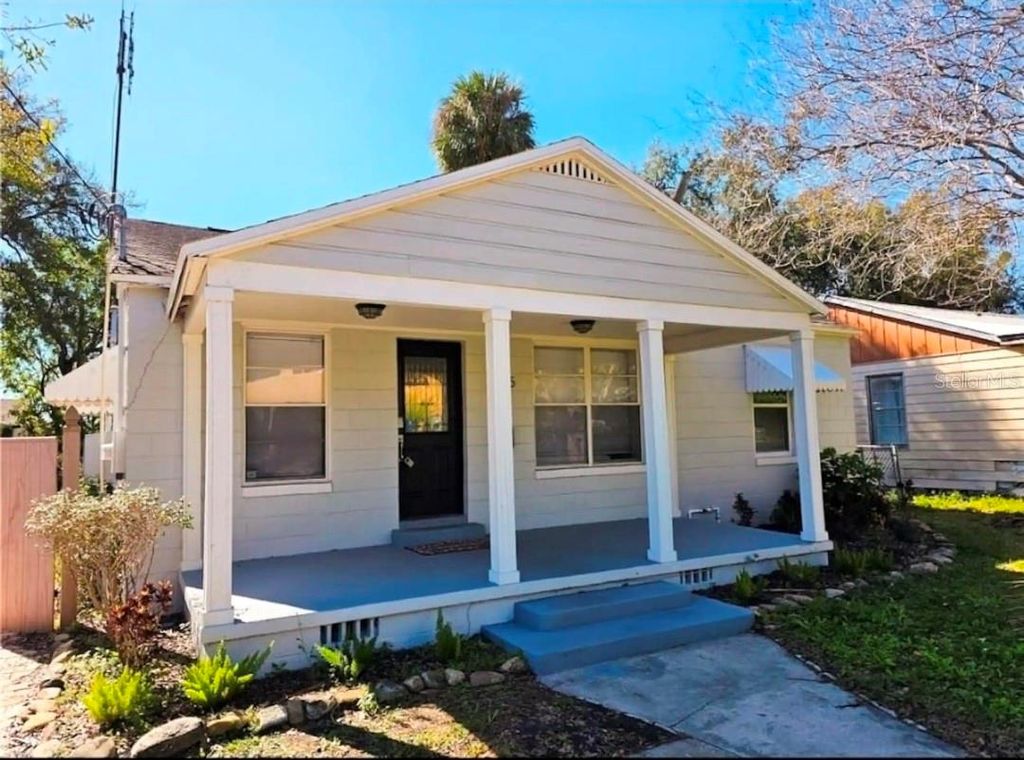 2015 OAKWOOD AVENUE, Tampa, FL 33605