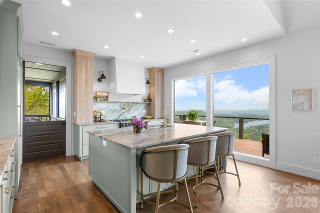 96 Moltz Court, Lake Toxaway, NC 28747