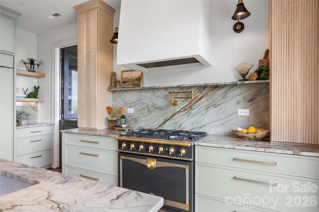 96 Moltz Court, Lake Toxaway, NC 28747