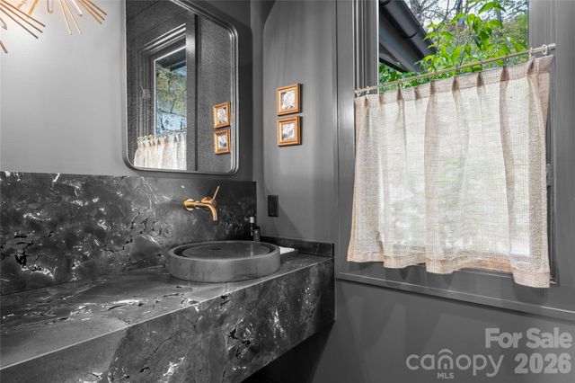 96 Moltz Court, Lake Toxaway, NC 28747