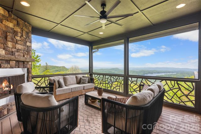 96 Moltz Court, Lake Toxaway, NC 28747