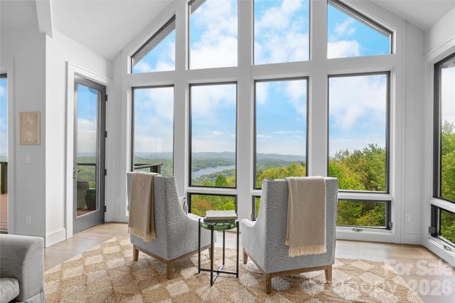 96 Moltz Court, Lake Toxaway, NC 28747