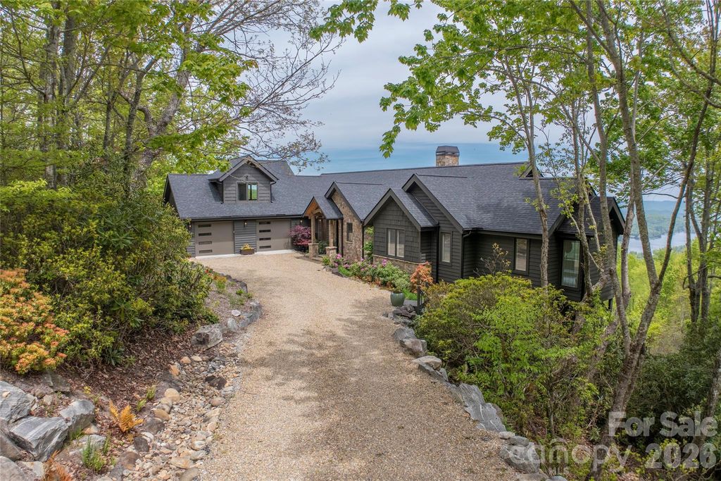 96 Moltz Court, Lake Toxaway, NC 28747