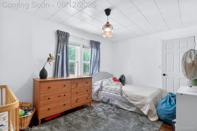 2465 Fairbury, Wixom, MI 48393
