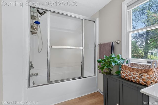 2465 Fairbury, Wixom, MI 48393