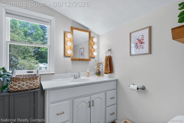 2465 Fairbury, Wixom, MI 48393