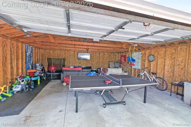 2465 Fairbury, Wixom, MI 48393
