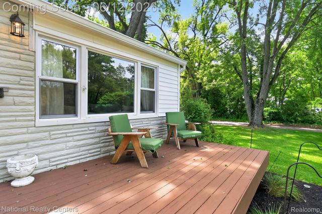 2465 Fairbury, Wixom, MI 48393