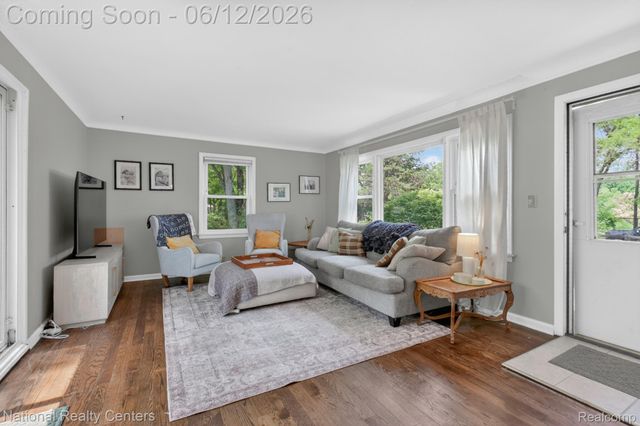 2465 Fairbury, Wixom, MI 48393