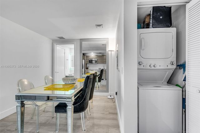 121 NE 34th St 3003, Miami, FL 33137