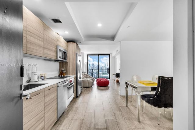 121 NE 34th St 3003, Miami, FL 33137