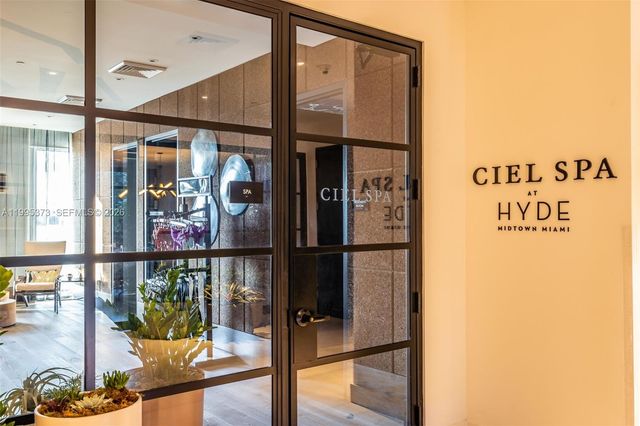 121 NE 34th St 3003, Miami, FL 33137