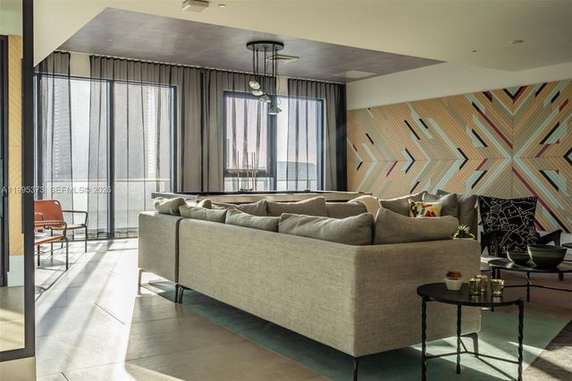 121 NE 34th St 3003, Miami, FL 33137