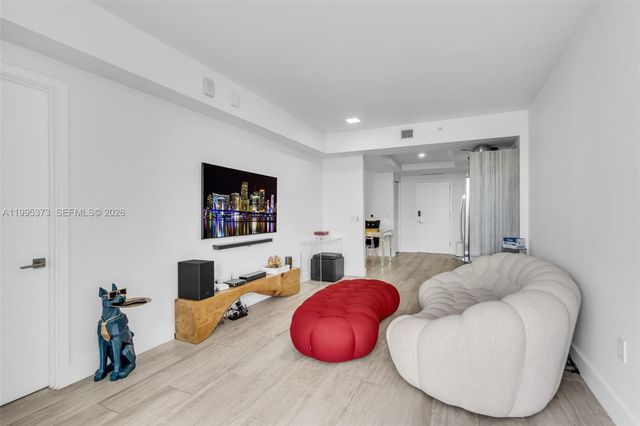 121 NE 34th St 3003, Miami, FL 33137