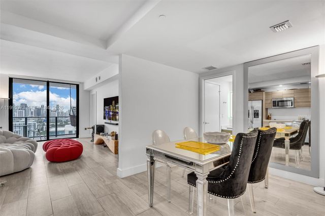 121 NE 34th St 3003, Miami, FL 33137