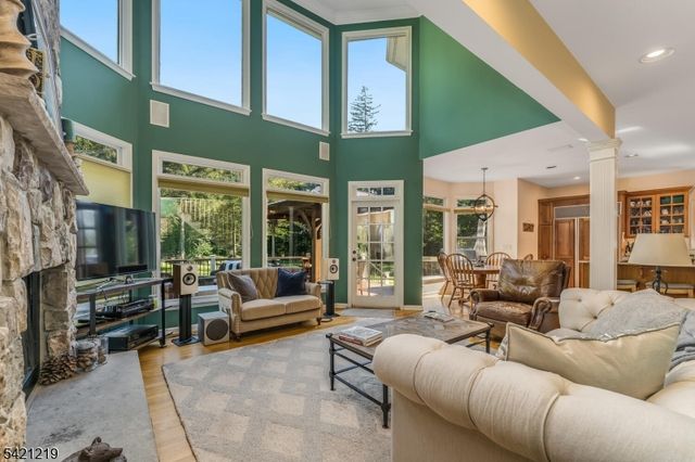 93 Bissell Rd, Tewksbury Twp., NJ 08833