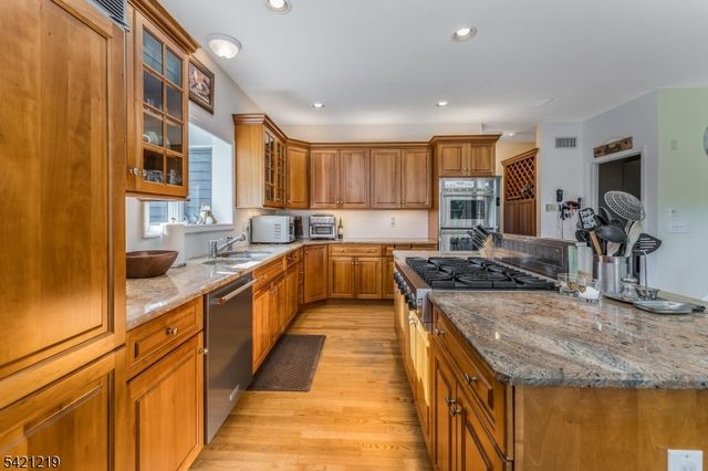 93 Bissell Rd, Tewksbury Twp., NJ 08833
