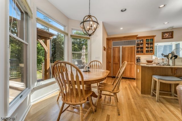 93 Bissell Rd, Tewksbury Twp., NJ 08833