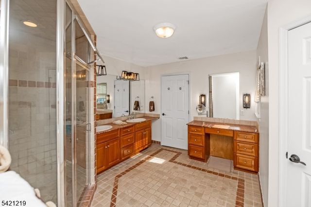 93 Bissell Rd, Tewksbury Twp., NJ 08833