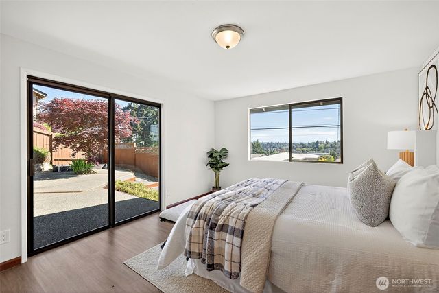 3415 24th Avenue W, Seattle, WA 98199