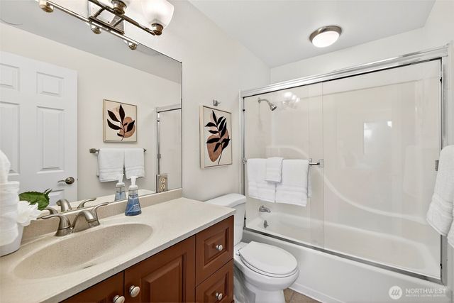 3415 24th Avenue W, Seattle, WA 98199