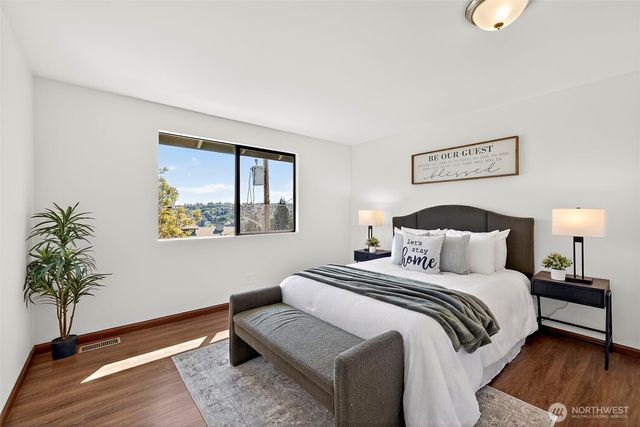 3415 24th Avenue W, Seattle, WA 98199