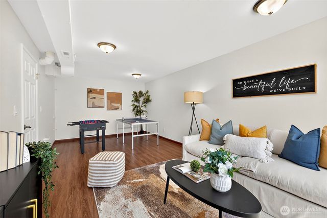 3415 24th Avenue W, Seattle, WA 98199