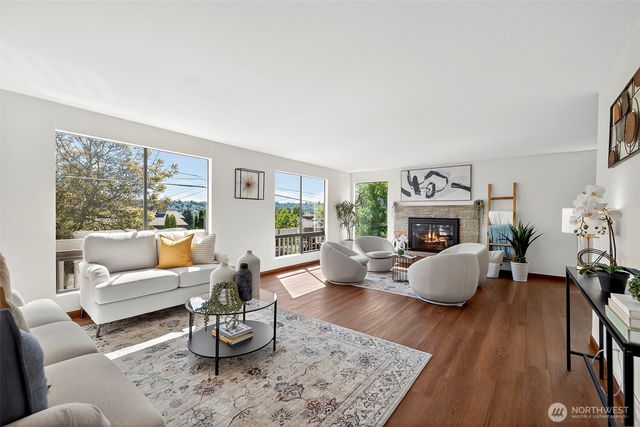 3415 24th Avenue W, Seattle, WA 98199