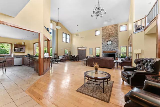 225 Foggy Bay Lane, Hollister, MO 65672