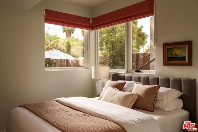1000 Myra Avenue, Los Angeles, CA 90029